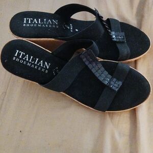 NWT Italian Shoemakers Black Strappy Sandals